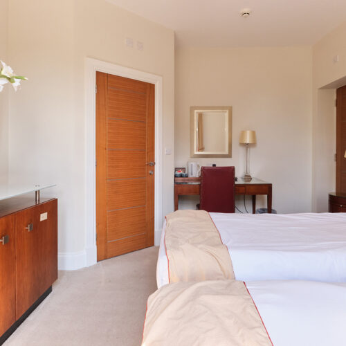 Room 01
