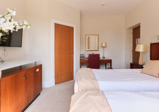 Room 01