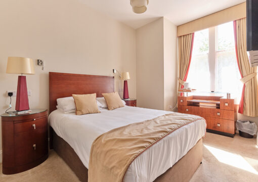 Room 02