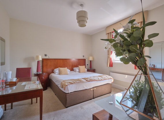 Room 04