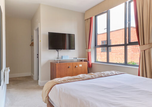 Room 04