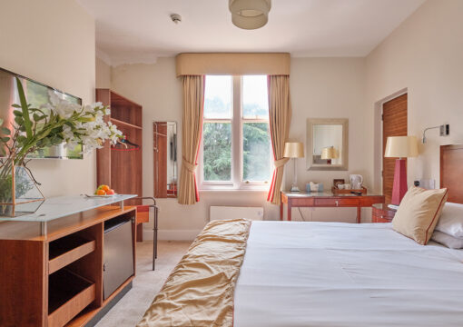 Room 08